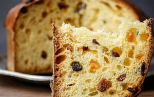 Panettone géant offert par ADS St Martin et St Ismier Automobile